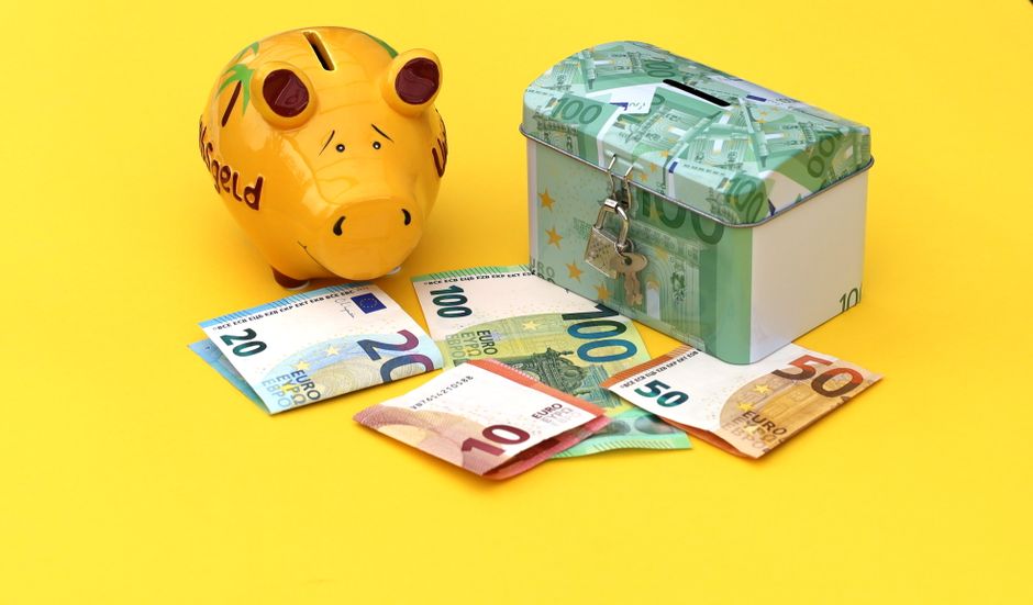 ETF Sparplan & Notgroschen: Selbermachen oder Fachbetrieb beauftragen? Der Kostenvergleich